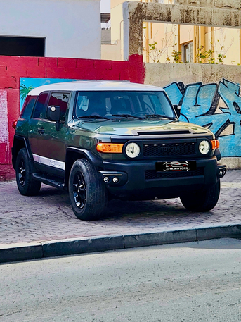Ras Rumman, Vehicles, Cars & Trucks , BHD 5500,  Toyota FJ Cruiser,  2011,  Automatic,  208000 KM,  FJ Cruiser -  - 4 X 4 - Offroad And Stylish - Well Maintained