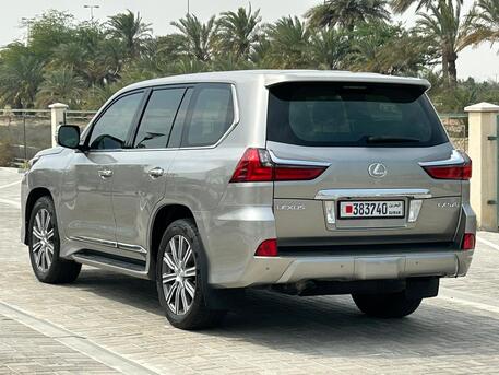 Riffa, Vehicles, Cars & Trucks , BHD 20000,  Lexus LX 570,  2017,  Automatic,  200000 KM,  LEXUS LX570 MODEL  FOR SALE
