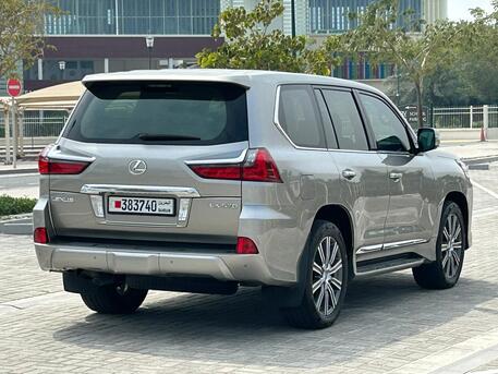 Riffa, Vehicles, Cars & Trucks , BHD 20000,  Lexus LX 570,  2017,  Automatic,  200000 KM,  LEXUS LX570 MODEL  FOR SALE
