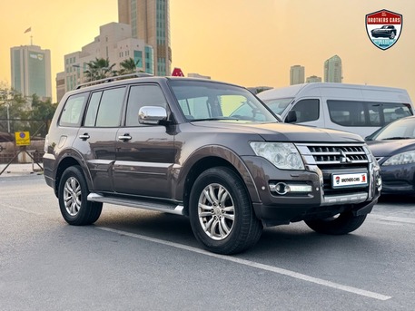 Manama, Vehicles, Cars & Trucks , BHD 2,  Mitsubishi Pajero,  2015,  137900 KM,