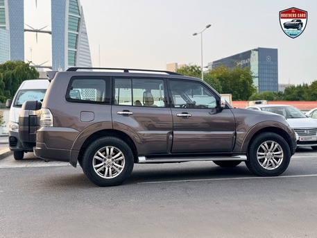 Manama, Vehicles, Cars & Trucks , BHD 2,  Mitsubishi Pajero,  2015,  137900 KM,