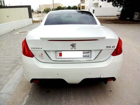 Zinj, Vehicles, Cars & Trucks , BHD 11,  Peugeot 308,  2013,  Automatic,  170000 KM,  , Full Option, Convertible, Urgent Sale