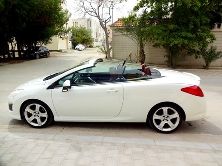 Zinj, Vehicles, Cars & Trucks , BHD 11,  Peugeot 308,  2013,  Automatic,  170000 KM,  , Full Option, Convertible, Urgent Sale
