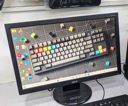 Manama, Computers, BHD 5,  Acer 19" Widescreen Monitor Good Working Condition In Just 5.000 BD Only