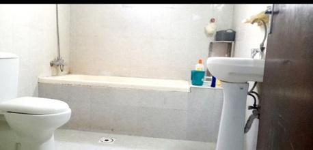 Mahooz, Rooms for Rent, BHD 120/month,  Fully Furnished Room Available For Executive Bachelor Near Tropicana Hotel