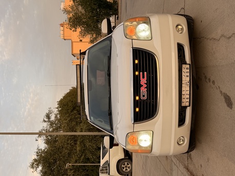 Riyadh, Vehicles, Cars & Trucks , SAR 20000,  GMC YOUKON XL,  2010,  Automatic,  437000 KM,  Urgent Sale Only Serious Customer