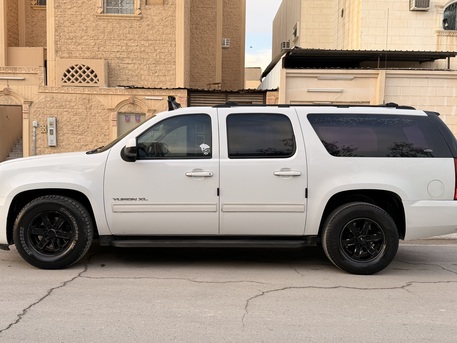 Riyadh, Vehicles, Cars & Trucks , SAR 20000,  GMC YOUKON XL,  2010,  Automatic,  437000 KM,  Urgent Sale Only Serious Customer