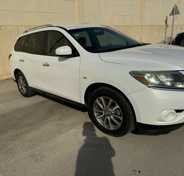 Olaya, Vehicles, Cars & Trucks , SAR 33000,  Nissan Pathfinder,  2014,  Automatic,  161000 KM,  Urgent Sale   Model
