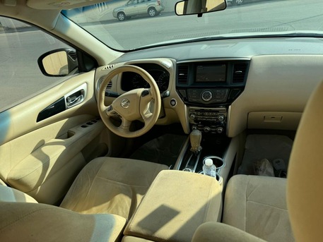 Olaya, Vehicles, Cars & Trucks , SAR 33000,  Nissan Pathfinder,  2014,  Automatic,  161000 KM,  Urgent Sale   Model