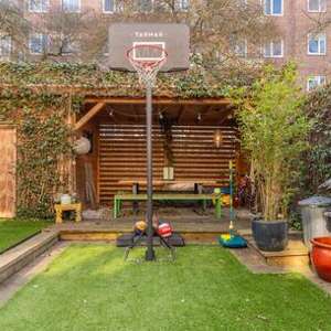 EUR 4500/month,  Furnished,  3 BR,  170 Sq. Meter,  Luxury Furnished Apartment With Private Garden In Amsterdam West, 170 M?,3 Bedrooms.