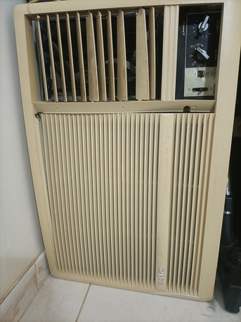 Khobar, Air Conditioners, SAR 550,  Big Compressor 1.5 Ton Working Condition AC For Sell