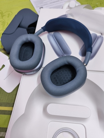 Hara, Mobile Phones, SAR 1400,  Apple Airpod Max (jarir Bookstore Invoice)