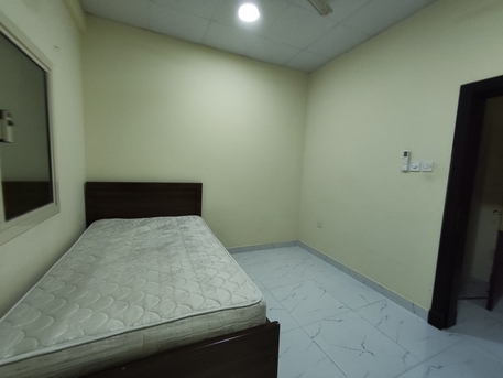 Manama, Apartments, Flats, Houses & Villas, BHD 140/year,  1 BR,  Ras Ruman:- Studio Flat On Rent With Unlimited Ewa