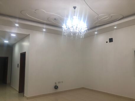 Busaiteen, Apartments, Flats, Houses & Villas, BHD 320/month,  3 BR,  140 Sq. Meter,  Flat For Rent In Busaiteen