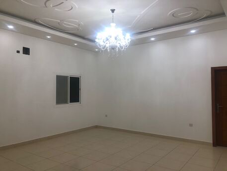 Busaiteen, Apartments, Flats, Houses & Villas, BHD 320/month,  3 BR,  140 Sq. Meter,  Flat For Rent In Busaiteen