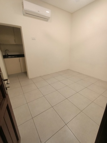 Hoora, Apartments, Flats, Houses & Villas, BHD 110/month,  1 BR,  Semi Furnished Studio Flat For Rent In Hoora With Electricity 35529070