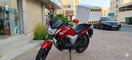 Umm Al Hassam, Motorcycles, BHD 650,  Hero Hunk Delivery Bike With Box 2023