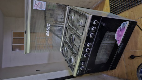 Dammam, Appliances, SAR 950,  5 Burner Cooking Range Excellent Condition For Sale