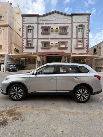 Al Safa, Vehicles, Cars & Trucks , SAR 38000,  Mitsubishi Outlander,  2019,  Automatic,  154804 KM,  For Sale:   2.5L