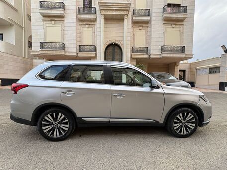 Al Safa, Vehicles, Cars & Trucks , SAR 38000,  Mitsubishi Outlander,  2019,  Automatic,  154804 KM,  For Sale:   2.5L