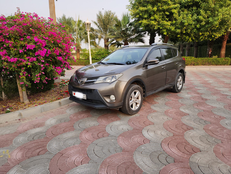 Zinj, Vehicles, Cars & Trucks , BHD 4550,  Toyota Rav4,  2014,  Automatic,  279000 KM,   Model  For Sale