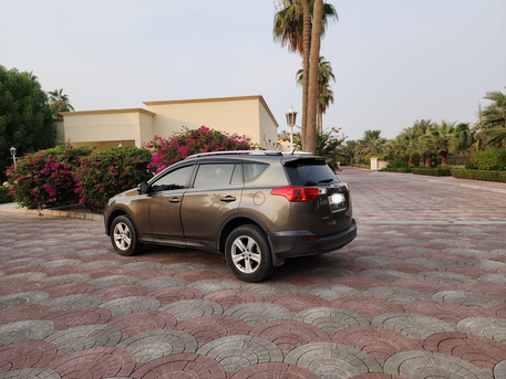 Zinj, Vehicles, Cars & Trucks , BHD 4550,  Toyota Rav4,  2014,  Automatic,  279000 KM,   Model  For Sale