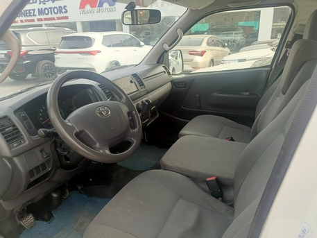 Manama, Vehicles, Cars & Trucks , BHD 4800,  Toyota Hi-Ace,  2017,  Manual,  176164 KM,  Mini Bus Toyota (Hiace)