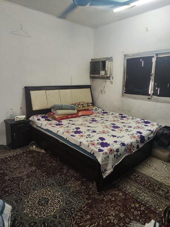 Al Wizarat, Rooms for Rent, SAR 1000/month,  1 Studio Room For Single Executive Bachelor. 3 Room Flat 2 Toilet 1 Kitchen.