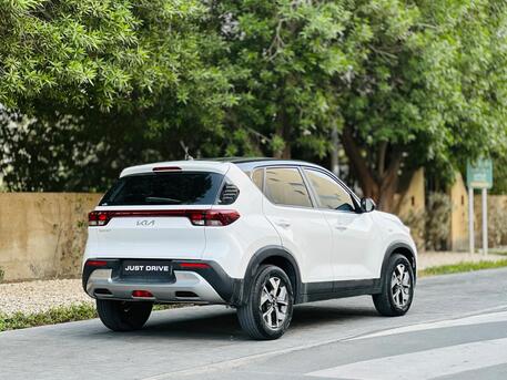 Manama, Vehicles, Cars & Trucks , BHD 4250,  Kia Sonet,  2021,  Automatic,  66000 KM,    MODEL WELL MAINTAINED 5 SEATER SUV CALL OR WHATSAPP ON 35400768 ,34355768