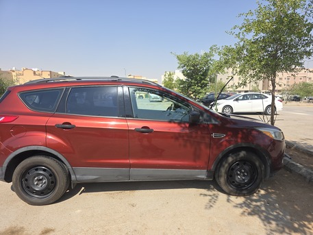 Riyadh, Vehicles, Cars & Trucks , SAR 22500,  Ford Escape,  2014,  Automatic,  215000 KM,  Urgent Sale:   &ndash; 2.5L Engine | Excellent Condition