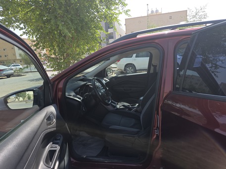 Riyadh, Vehicles, Cars & Trucks , SAR 22500,  Ford Escape,  2014,  Automatic,  215000 KM,  Urgent Sale:   &ndash; 2.5L Engine | Excellent Condition