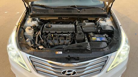 Manfouha, Vehicles, Cars & Trucks , SAR 25000,  Hyundai Azera,  2014,  Automatic,  287700 KM,   2.0 - 4 Cylinder Neat And Clean