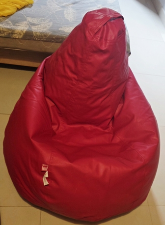 Khobar, Household Items, SAR 1200,  4 Seater Dinner Table With Chairs & 02 Filled Large Bean Bags