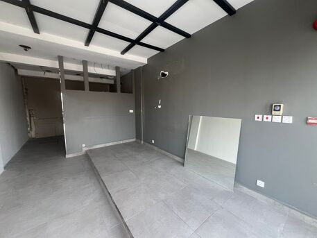Tubli, Shops, Commercial Shop In A High-visibility Area, Ideal For Showroom, Office, Laundry, Or Service