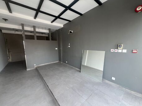 Tubli, Shops, Commercial Shop In A High-visibility Area, Ideal For Showroom, Office, Laundry, Or Service
