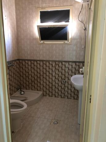 Abqaiq, Rooms for Rent, SAR 1300/month,  Furnished,  Master Bedroom With Attached Bathroom With Free 5G Internet.