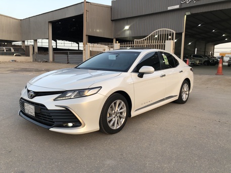 Jubail, Vehicles, Cars & Trucks , SAR 106000,  2024 Camry - GLE Trim, Gasoline Engine, 45,000 Km Mileage, Saudi Arabian,  2024,  &ndash;تحديد&ndash;,  45000 KM,  Jubail Down Town Carshowroom Area