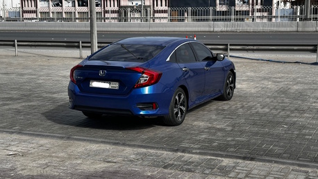 Manama, Vehicles, Cars & Trucks , BHD 4900,  Honda Civic,  2018,  Automatic,  70000 KM,    (Blue)