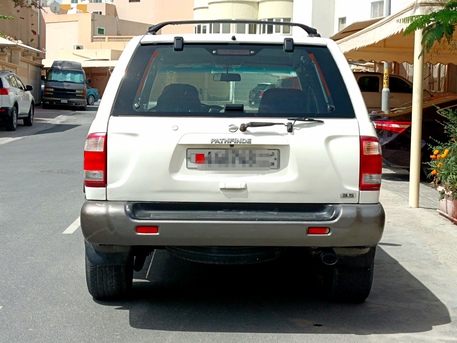 Riffa, Vehicles, Cars & Trucks , BHD 1400,  NISSAN PATHFINDER,  2004,  Automatic,  418000 KM,  3.5L WELL MAINTAINED EXCELLENT CONDITION FAMILY USED SUV FOR SALE