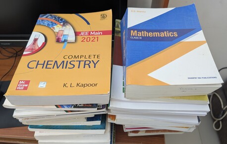 Riffa, Books, BHD 1,  JEE Coaching Materials & Grade XII Textbooks/Guide