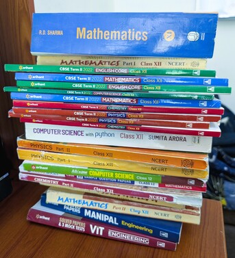 Riffa, Books, BHD 1,  JEE Coaching Materials & Grade XII Textbooks/Guide