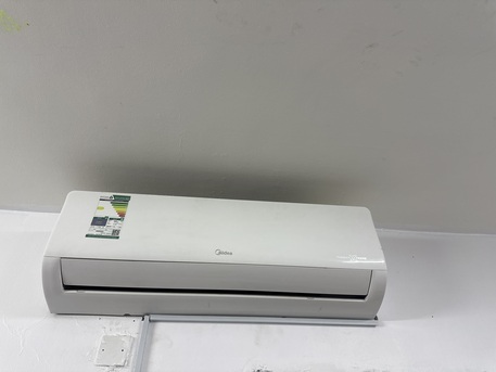 Al Malaz, Air Conditioners, SAR 1500,  Media Xtreme Split Ac 2 Ton - Used Only 18 Months