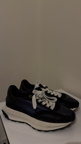 Riyadh, Boats, SAR 450,  Premium Sneakers For Sale (Excellent Condition)