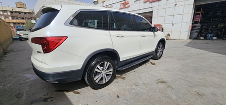 Riyadh, Vehicles, Cars & Trucks , SAR 1,  Honda Pilot,  2017,  Automatic,  175000 KM,    Standard Very Good Condition