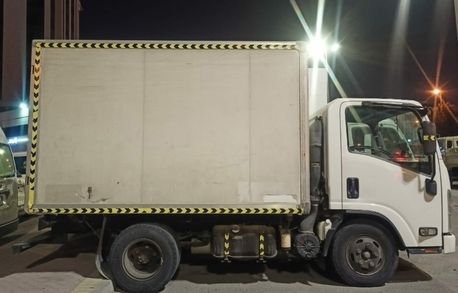Salmaniya, Vehicles, Cars & Trucks , BHD 1,  Isuzu Minx,  2016,  Manual,  237000 KM,   Isuzu Six Wheel