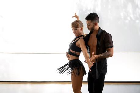 Meadows, Lessons Offered, Best Salsa & Bachata Classes Dubai | Beginner Friendly