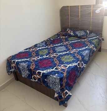 Al Aziziyah, Furniture, SAR 150,  Revolving Chair, Table