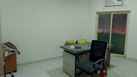 Hoora, Offices, BHD 180,  2 Room Office In A Commercial Building