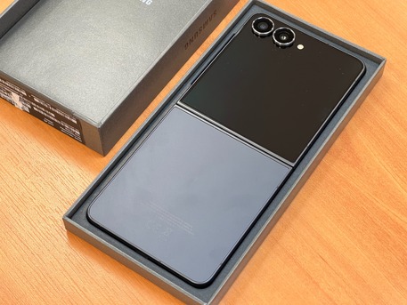 Al Aziziyah, Mobile Phones, SAR 3000,  Samsung Galaxy Z Flip5 &ndash; 512GB &ndash; Like New Condition ..