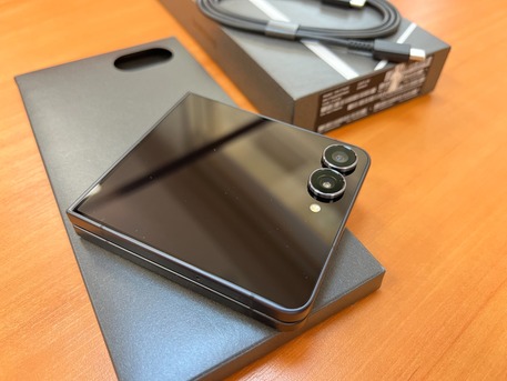 Al Aziziyah, Mobile Phones, SAR 3000,  Samsung Galaxy Z Flip5 &ndash; 512GB &ndash; Like New Condition ..